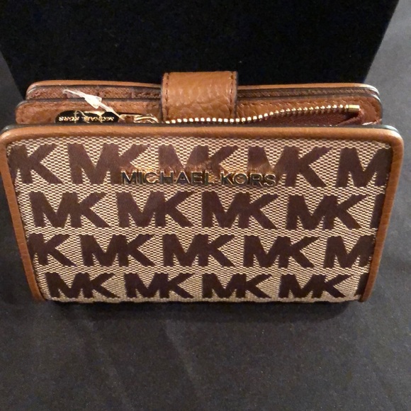 MICHAEL Michael Kors Handbags - Michael Kors Jet Set Travel Billfold Coin Wallet